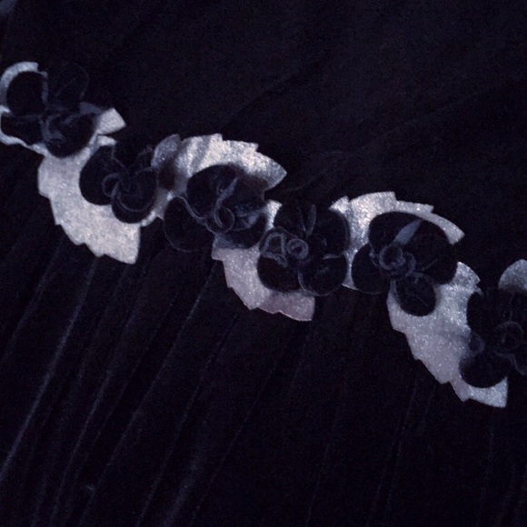 NWT ISABEL GARRETON Holiday Velvet Girls Dress - Picture 5 of 7